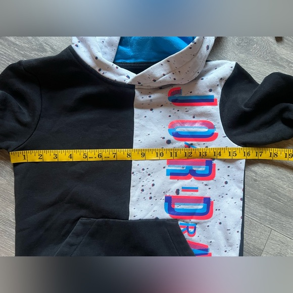Jordan Kids' Space Glitch Colorblock Pullover Hoodie. Size 8 - 10 years - Picture 11 of 12